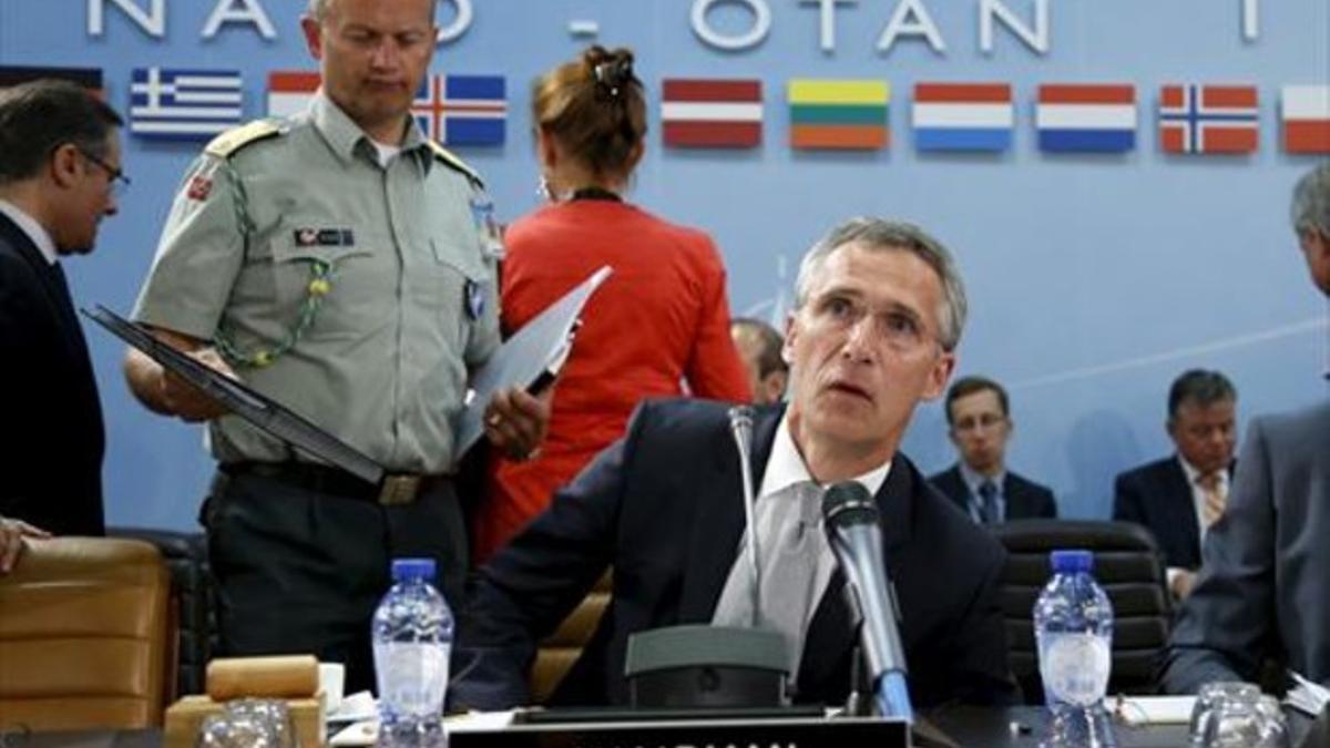 El secretario general de la OTAN, Jens Stoltenberg, en la reunión de la OTAN, ayer.