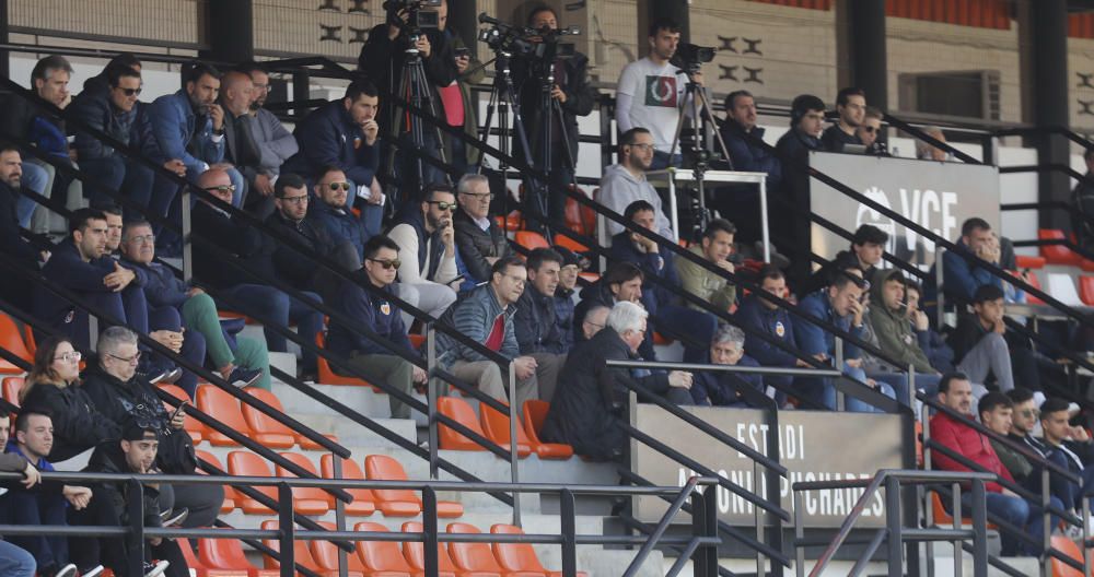 El Valencia Mestalla acaricia la remontada