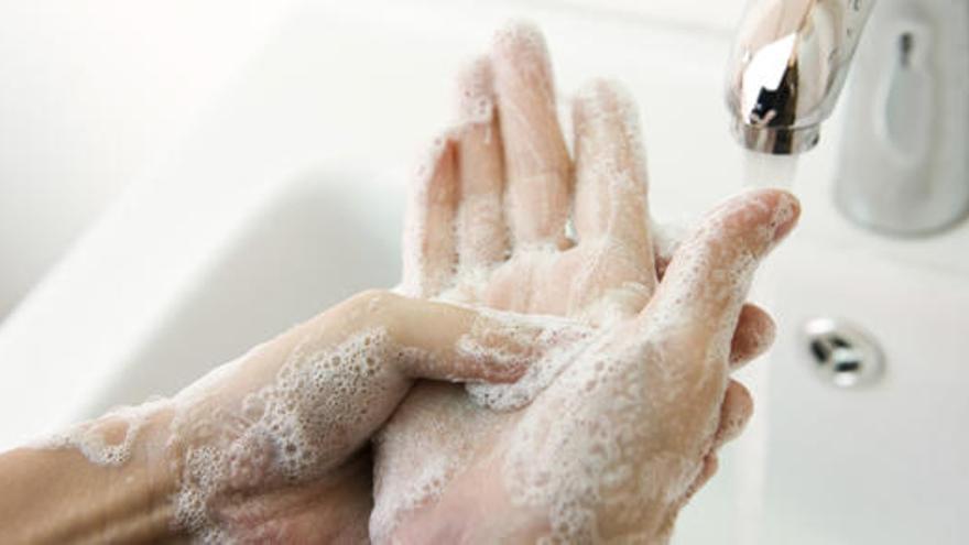 Per què has de rentar-te les mans a la feina?