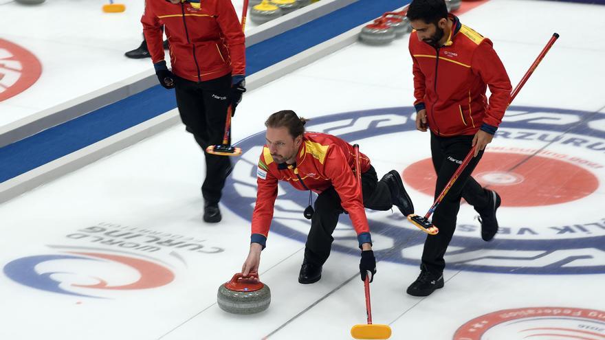 España busca una histórica clasificación para el Mundial de curling