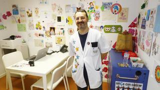 Toño Celma, psicólogo de Aspanoa: "El diagnóstico de cáncer infantil es un golpetazo"