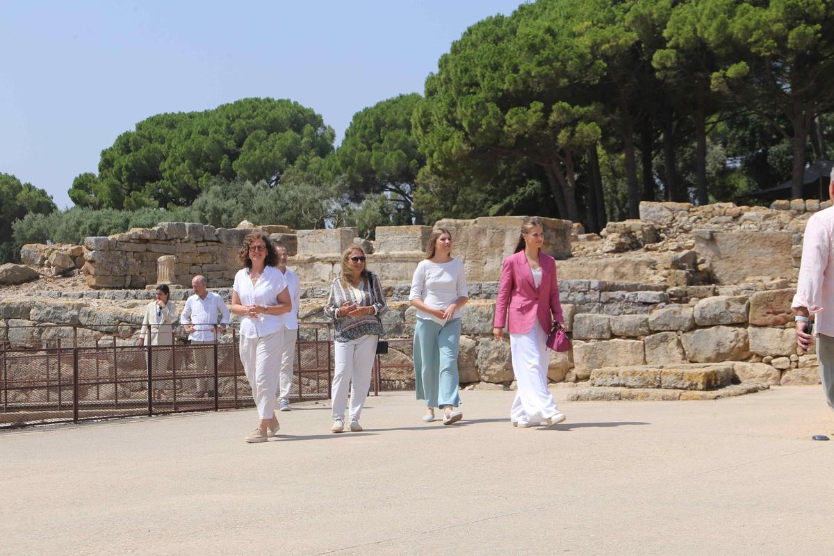 Les imatges de la visita a Empúries de la família reial