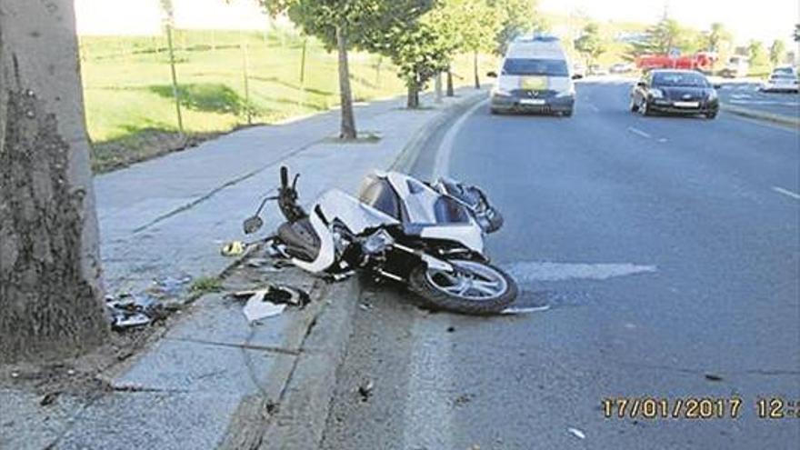 Dos motoristas, heridos en sendos accidentes