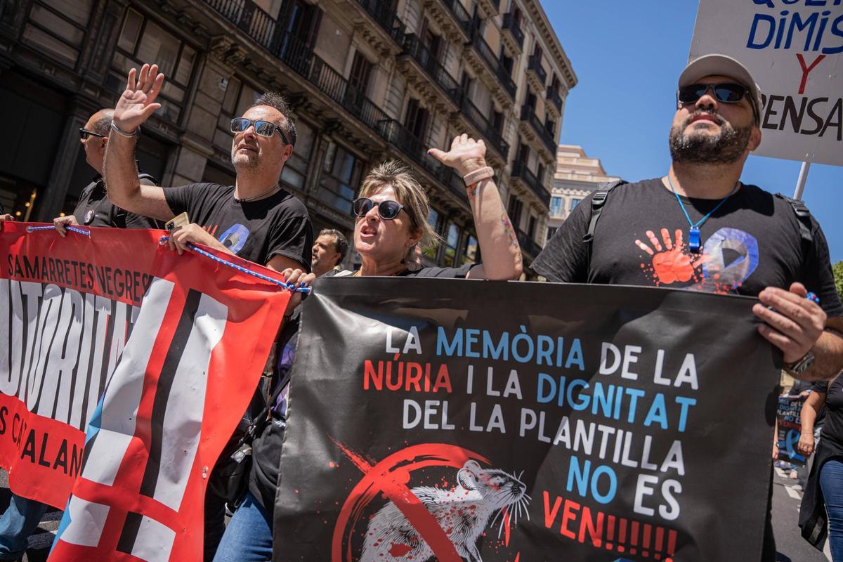 Trabajadores de prisiones se manifiestan en Barcelona para tener mayor seguridad.