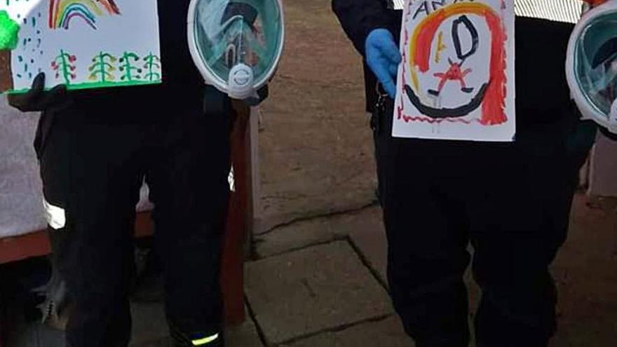 Máscaras y dibujos donados por niños de Betanzos.