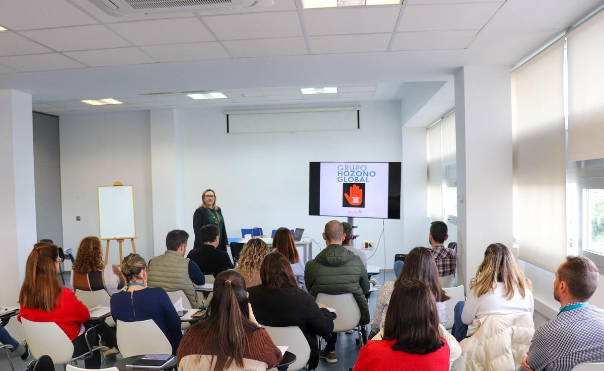 Curso de prevención y actuación frente al acoso impartido en Hozono Global.