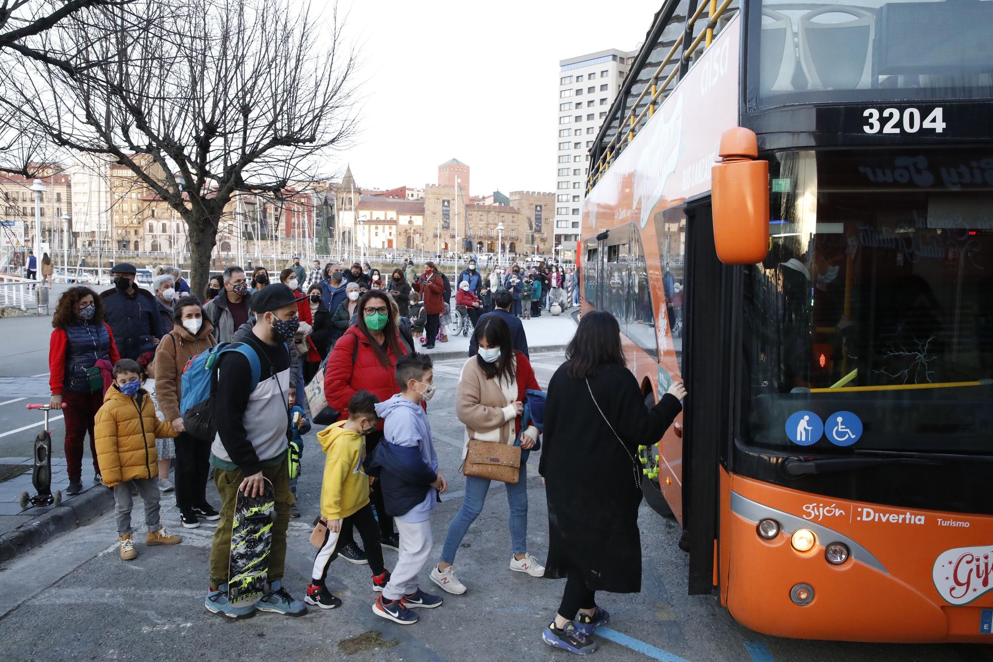 El recorrido del Navibús por los barrios, en imágenes