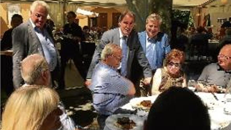 Josep Maria Corominas, Artur Mas i Jordi Xuclà, ahir al migdia a Olot.