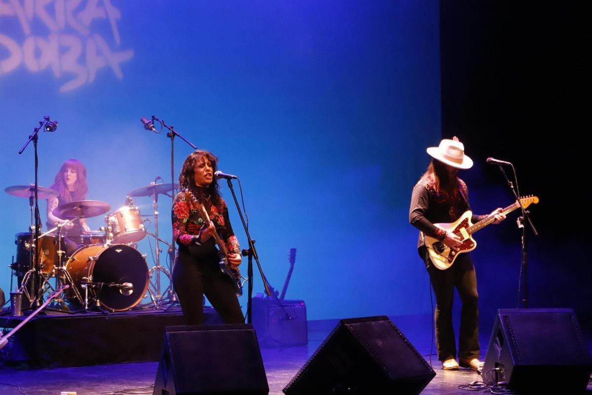 Concierto de Danielle Nicole Band en el Festival de la Guitarra de Córdoba.