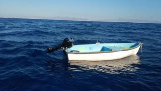 Cuatro muertos, entre ellos un niño, tras hundirse una patera en la costa de Murcia