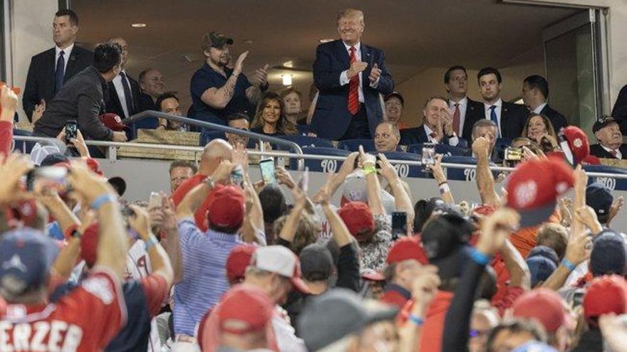 Trump, pitado en las Series Mundiales de beísbol