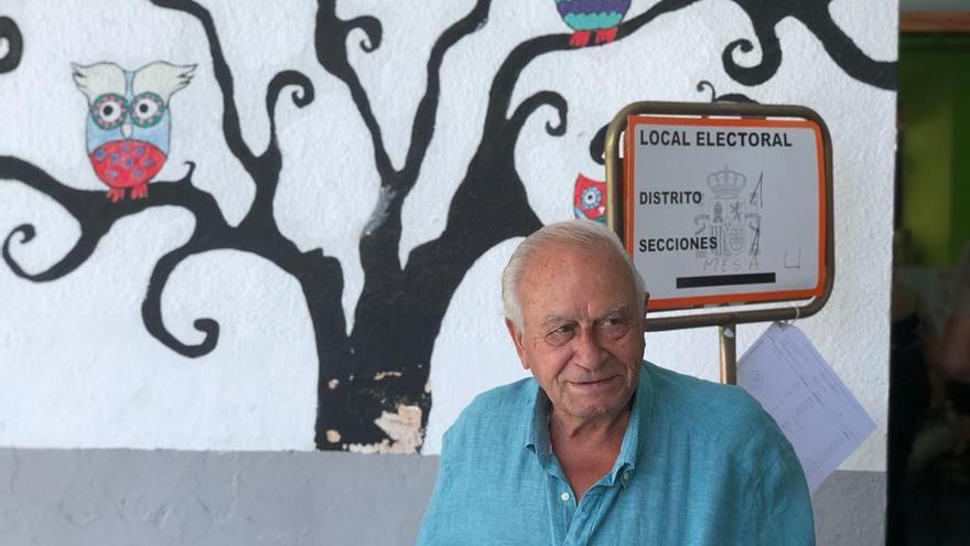Fotogalería | La jornada electoral en Extremadura: Ciriaco Ramírez Molina vota en Mérida