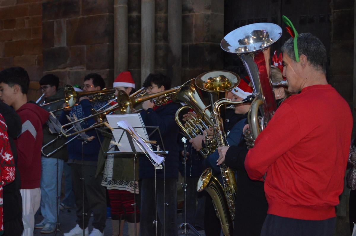 Maestro Lupi en la Plaza de Santa María.