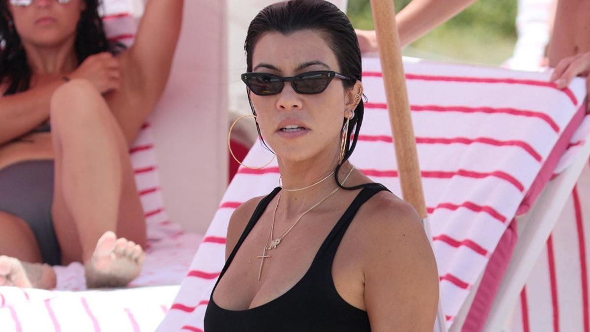 ¡Extravagancias Kardashian!: Kourtney pide helados en alta mar