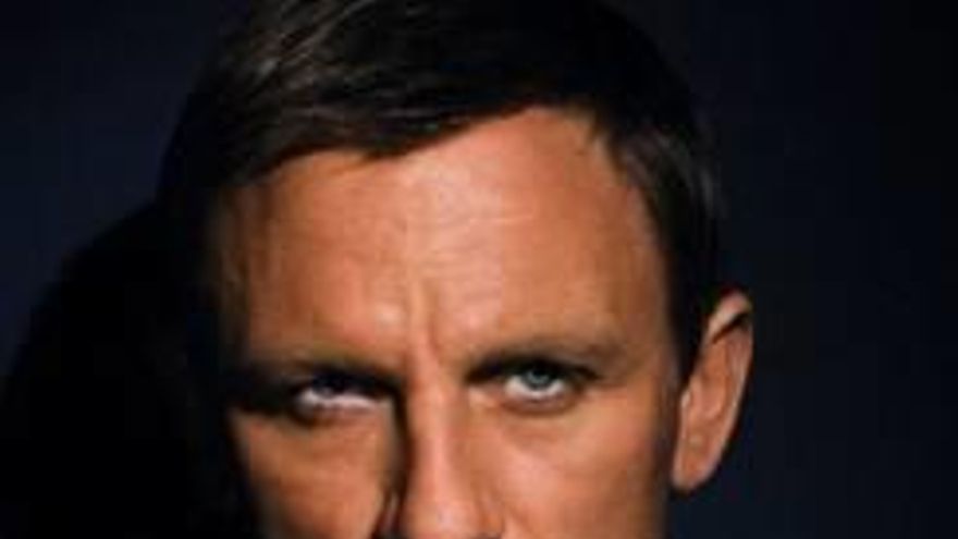 Daniel Craig com a James Bond