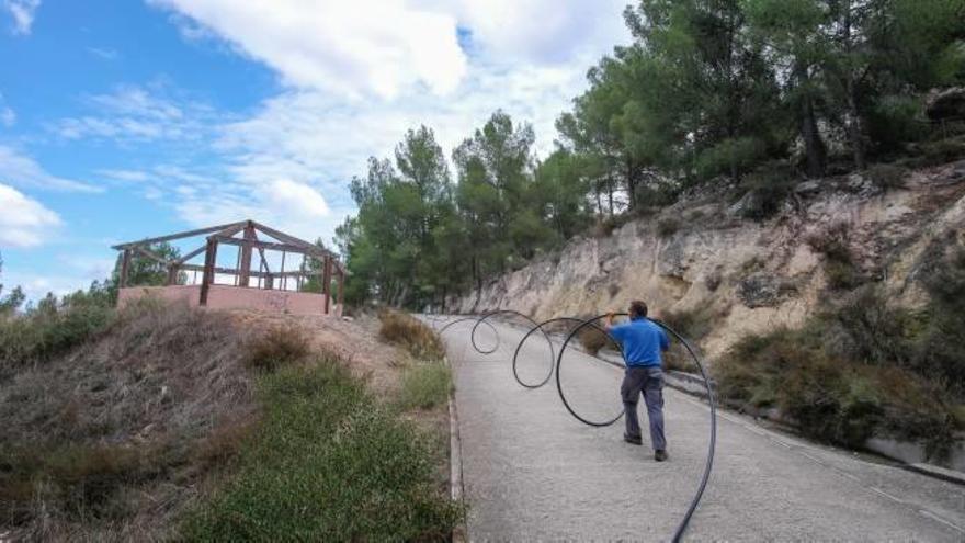 La mayor dificultad técnica de la obra es conducir el agua a la charca.