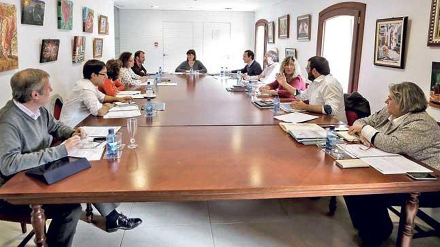 Imagen de la reunión de objetivos celebrada ayer por el Govern en el Molinar.