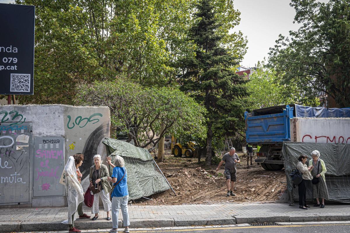 Comienzan las obras en Can Raventós, la última masía virgen de Sarrià: casi 60 pisos de lujo y 22 árboles talados.