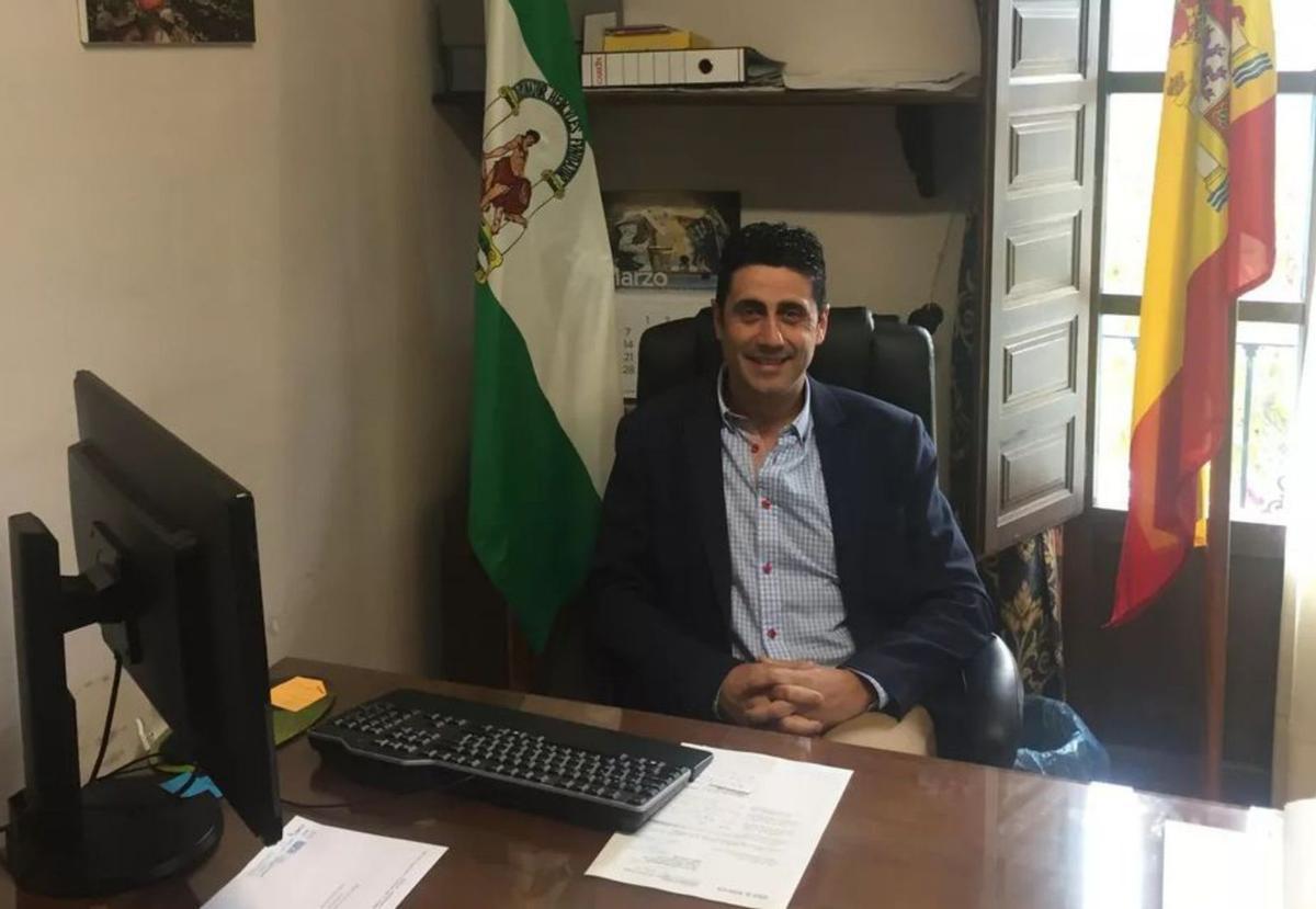 El alcalde del PP en Júzcar, Francisco Lozano.  | L. O.