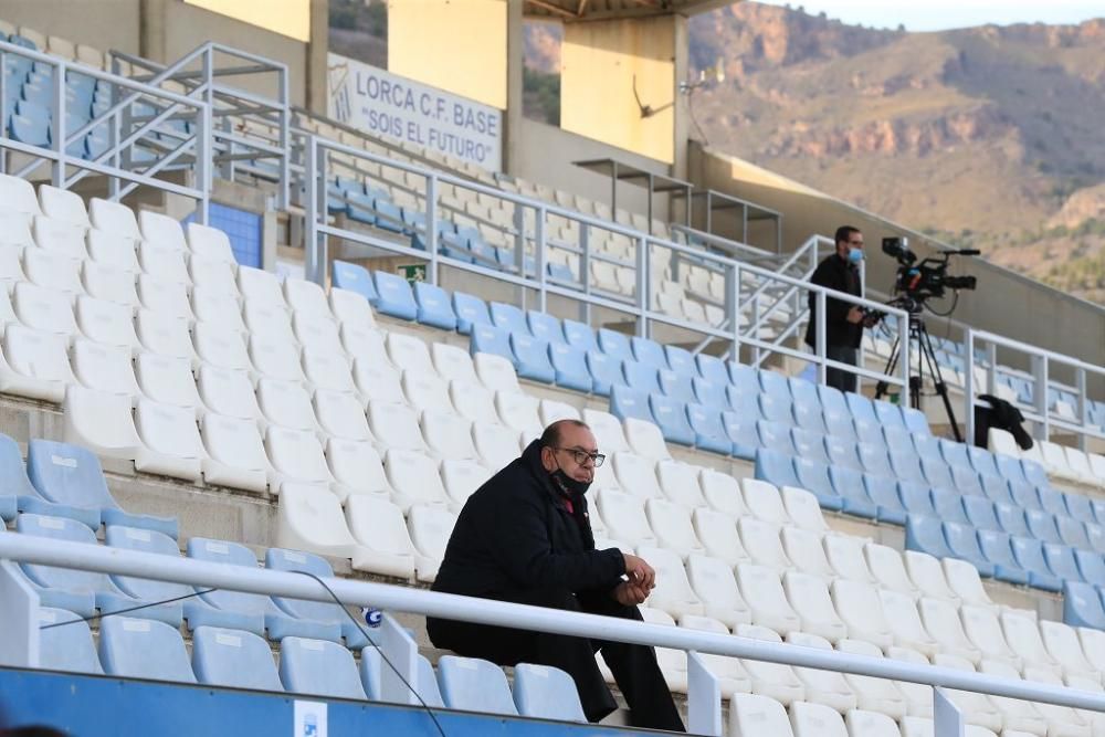 Toril sentencia al Lorca y da el primer triunfo al Real Murcia