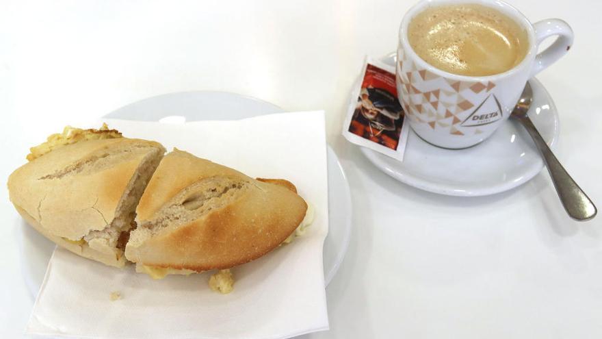 ¿Dónde se desayuna el mejor pitufo mixto de Málaga? Con la información recogida, elaboraremos un ranking
