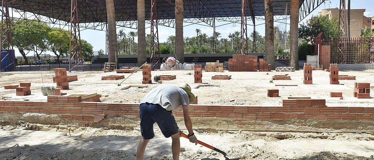 Una obra anterior en las instalaciones deportivas del barrio de Los Palmerales, ejecutada durante el pasado año 2017. | MATÍAS SEGARRA