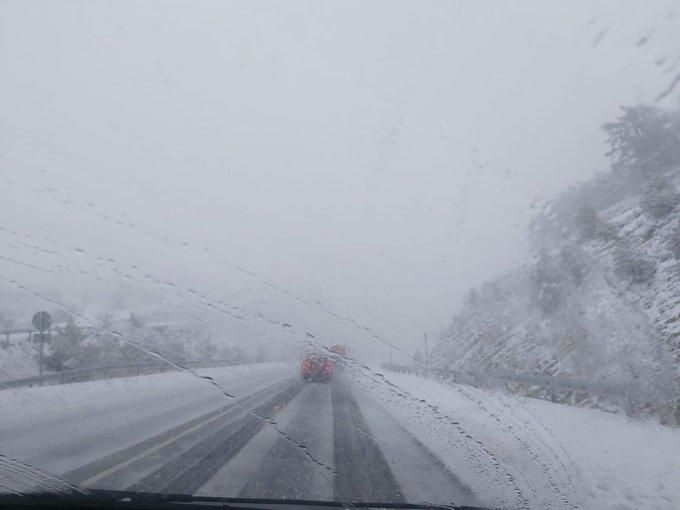 Acceso a Morella totalmente nevado.