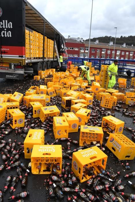 El accidente ha provocado cortes de tráfico y retenciones que llegaron a Vilarrodís.