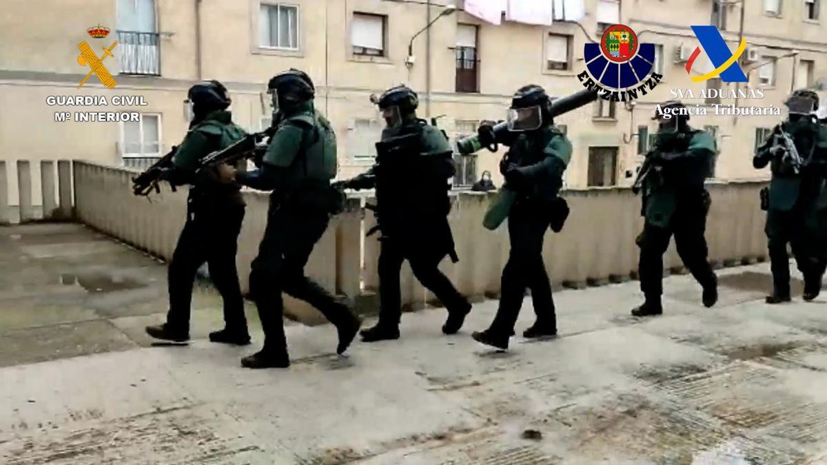 Operativo de la Guardia Civil y la Ertzaintza