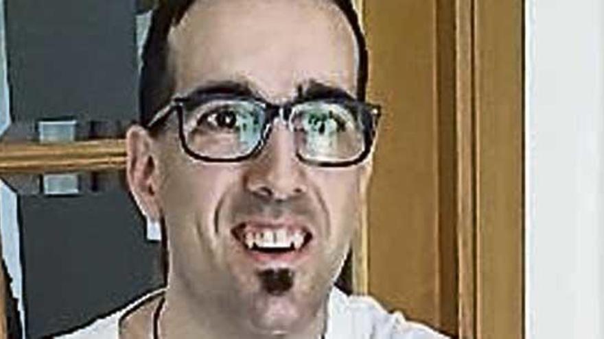 "Boto de menos ver aos compañeiros, pero na casa fago moitas cousas"
