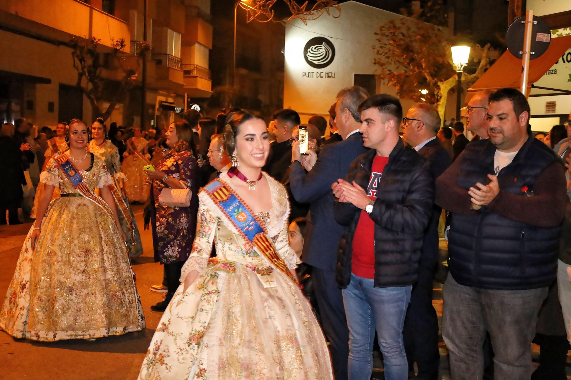 La falla Societat Club 53 celebra sus bodas de oro por todo lo alto