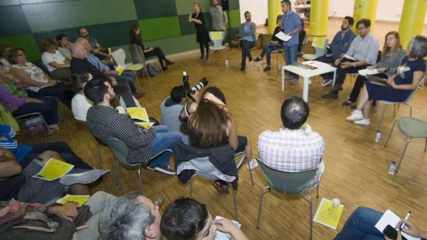 El alcalde, Xulio Ferreiro, durante una intervención en el &#039;Dillo ti&#039; celebrado en Novo Mesoiro.