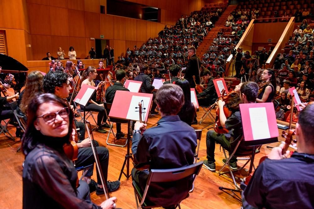 El himno de Canarias suena en el Auditorio del Conservatorio Profesional de  Música de Las Palmas de Gran Canaria - La Provincia