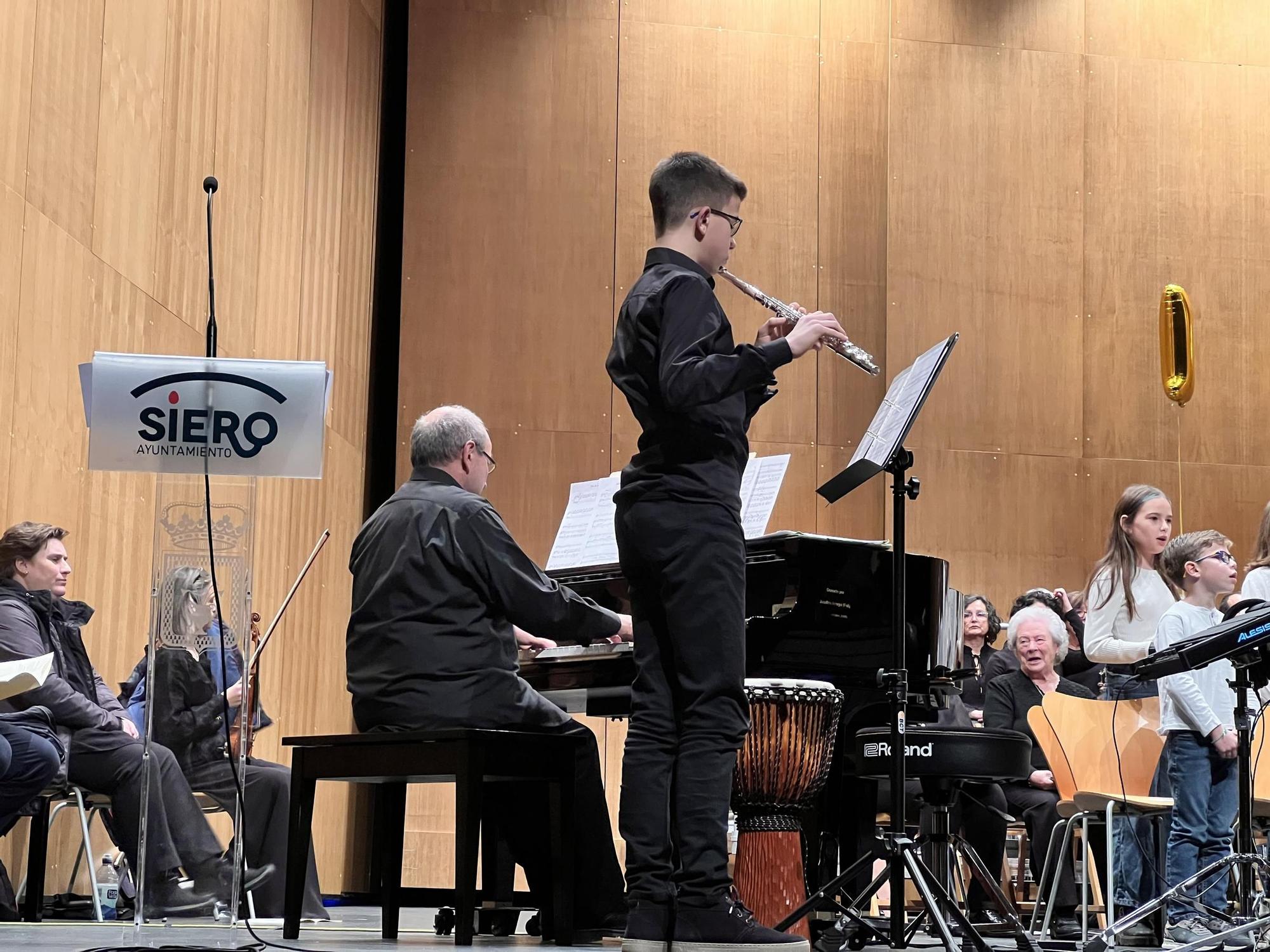 Siero Musical sopló las velas en el Teatro Auditorio de Pola de Siero