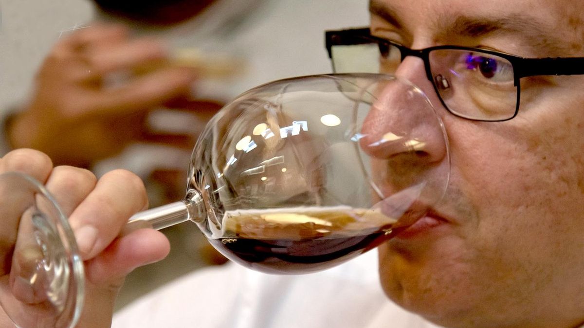 Catas de vinos de la provincia en el hotel Barceló con el sumiller Carlos Montero.