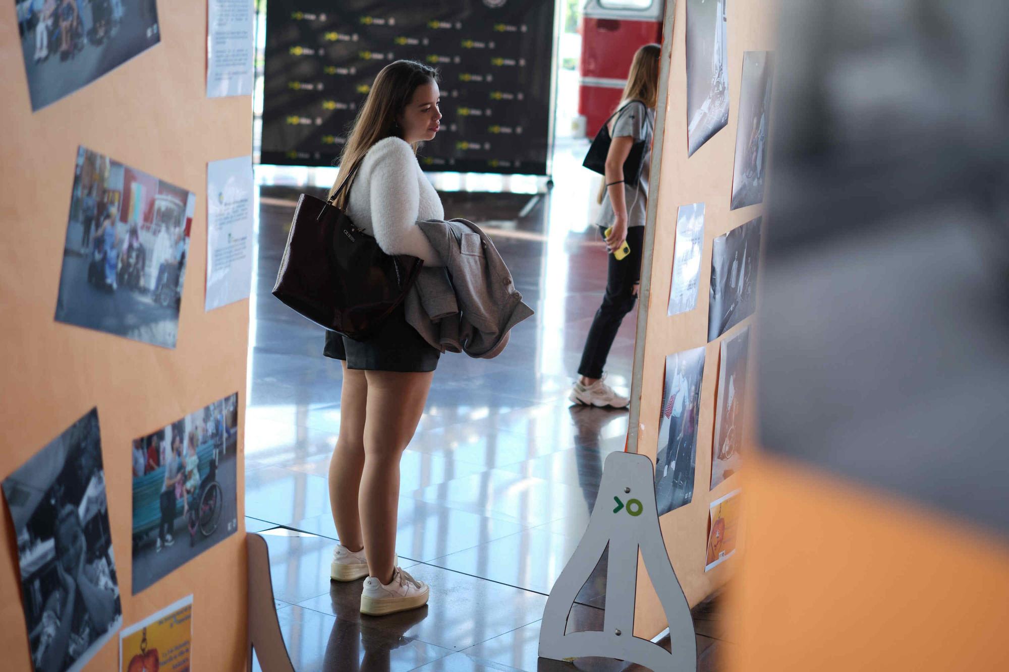 Exposición fotográfica de Queremos Movernos sobre las personas con discapacidad