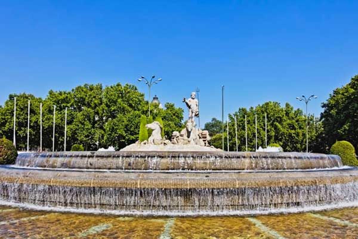 La Fuente de Neptuno fue diseñada por Ventura Rodríguez y es lugar de celebración de los &quot;atléticos&quot;.