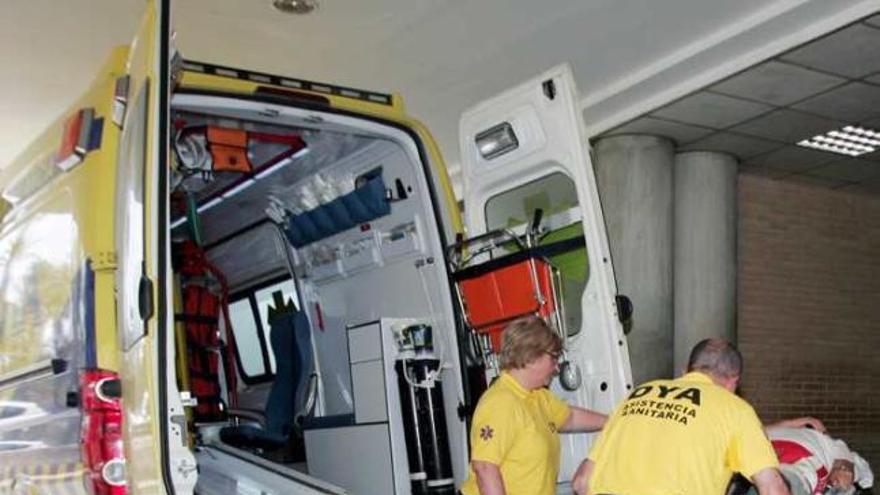 El nuevo sistema de emergencias provoca que dos ambulancias acudan al mismo aviso