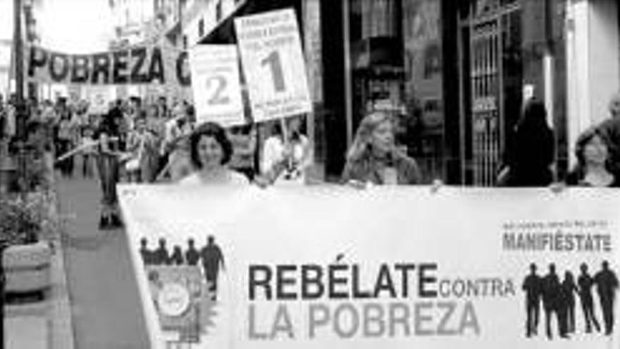 Varios colectivos reivindican en la calle el fin de la pobreza