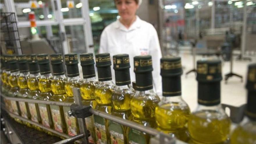 Deoleo y Viñaoliva comercializarán un aceite de oliva extremeño con marca propia