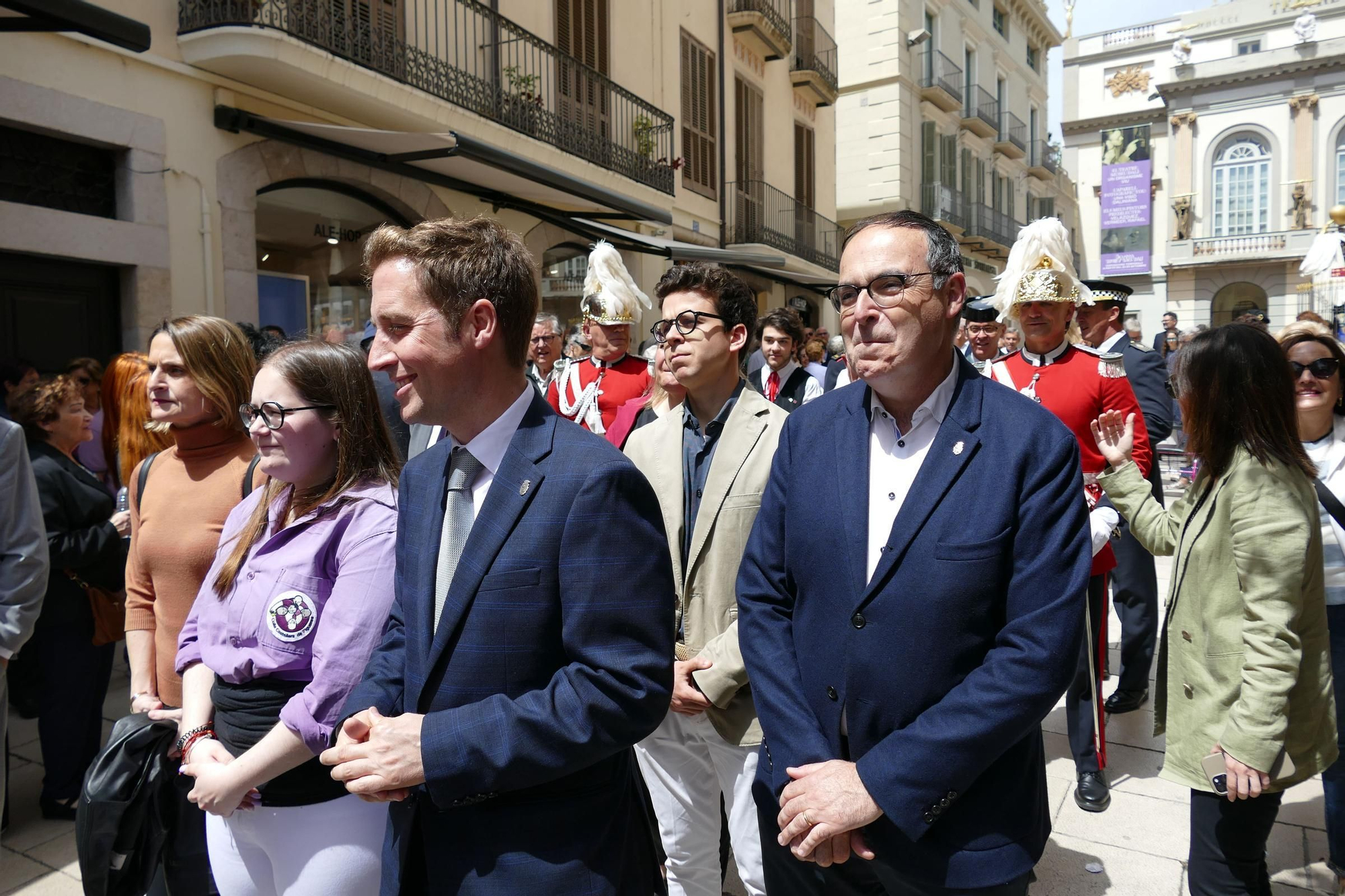 El tradicional pilar caminant de la Colla Castellera de Figueres congrega centenars de persones