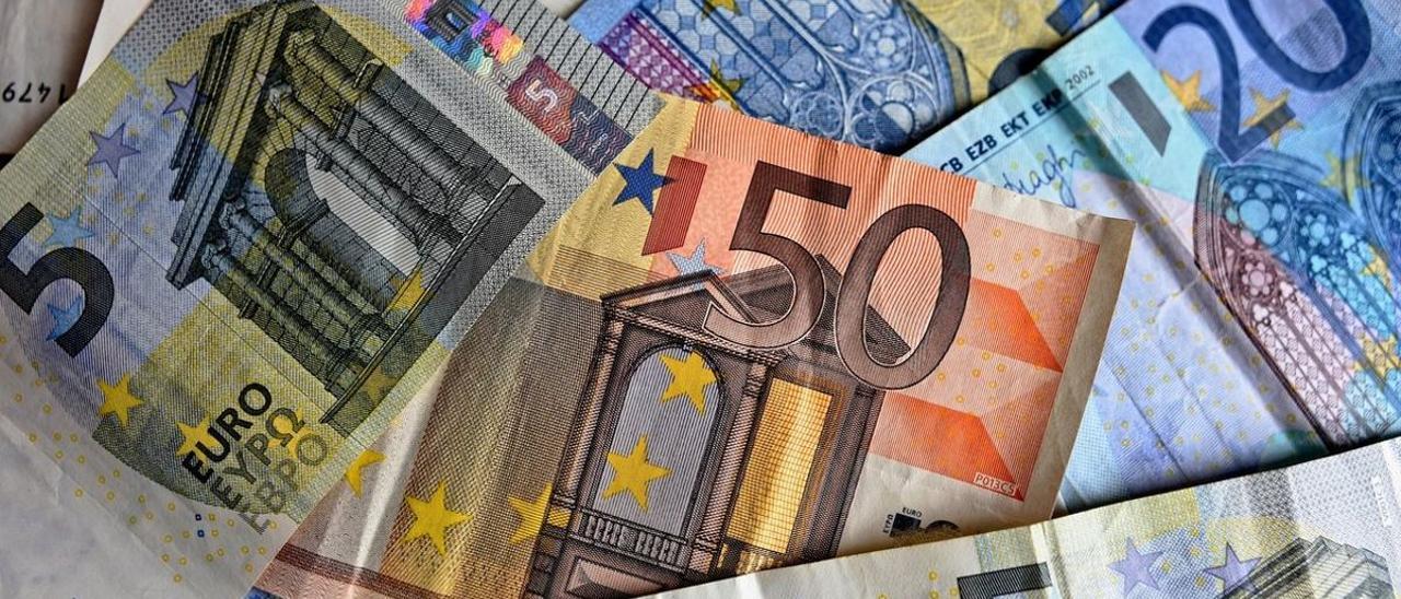 Los billetes de 20 y 50 euros son los que más se falsifican.