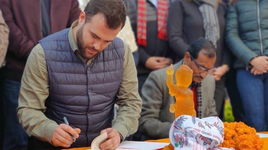 Cáceres y Lumbini se unen con la vista puesta en el centro budista