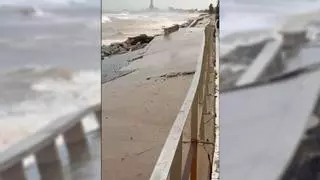 El temporal destroza parte del paseo marítimo y de la zona de vías del tren en Badalona: "Es muy preocupante"
