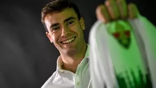 Álvaro Núñez, juventud, profundidad y calidad para el lateral derecho del Elche