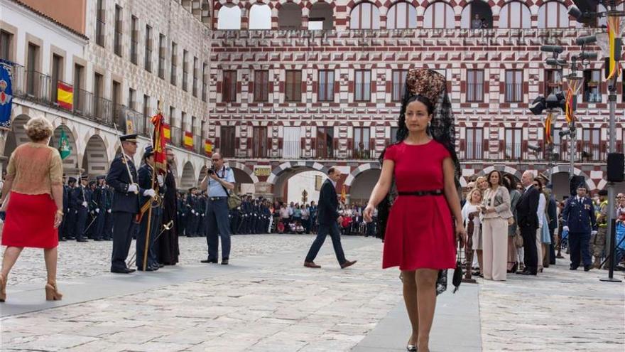 Cerca de 280 civiles participan en la jura de bandera del Ejército del Aire en Badajoz