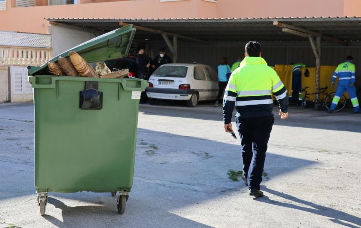 La basura se acumulaba en zonas comunes.