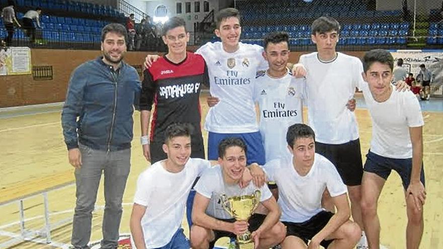 Un torneo fomenta el deporte entre los jóvenes estudiantes