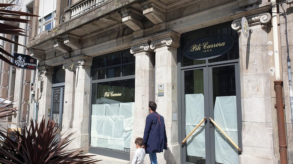 Una tienda de Pili Carrera, cierra sus puertas en Vigo
