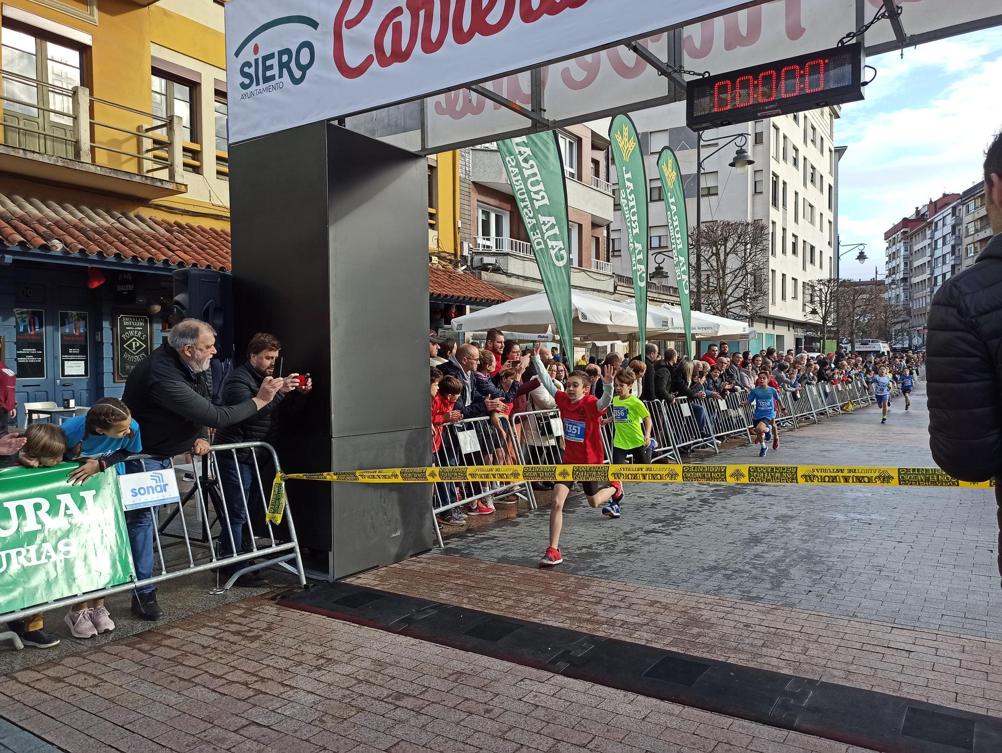 Casi 1.500 participantes disputan la carrera de Fin de Año de Pola de Siero